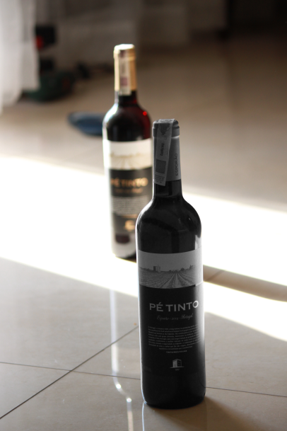 Desaturated wine bottle.png